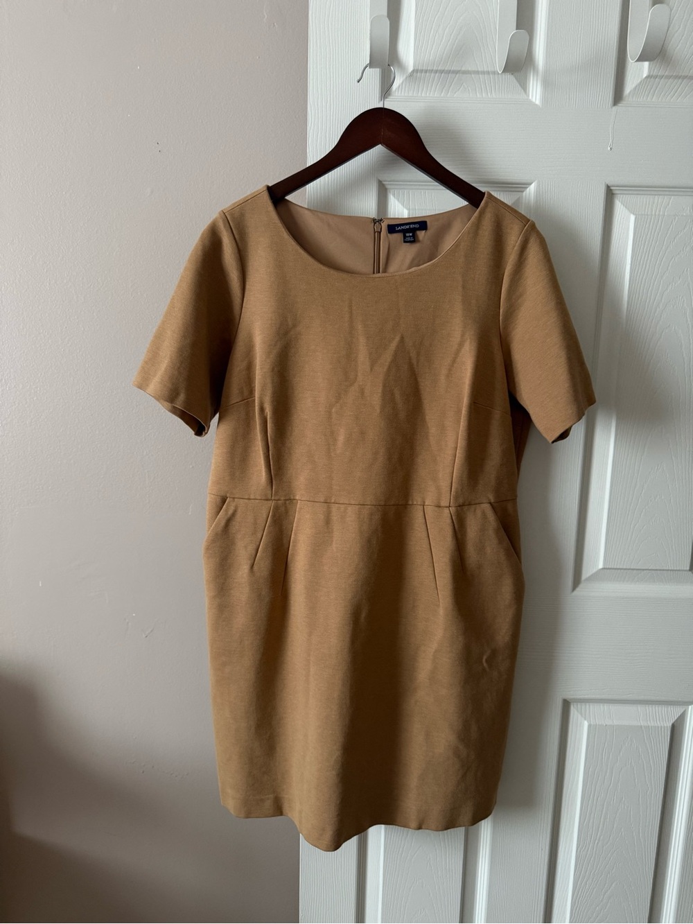 Land’s End Camel Beige Short Sleeve Fitted Dress Women’s Size 18